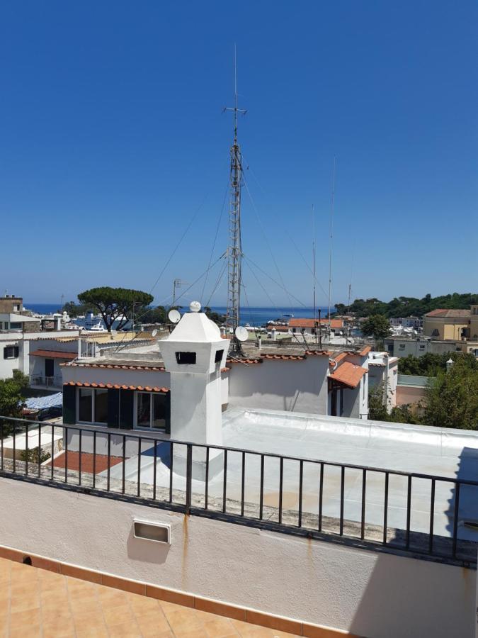 Villa Angela Ísquia Exterior foto