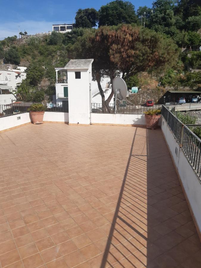 Villa Angela Ísquia Exterior foto