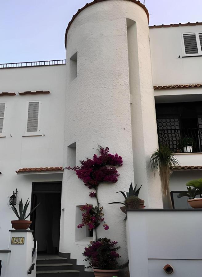 Villa Angela Ísquia Exterior foto