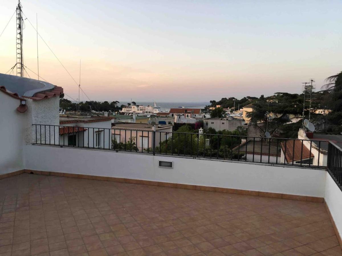 Villa Angela Ísquia Exterior foto